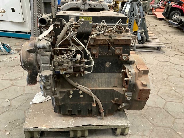 Perkins laad/ graafcombinate dieselmotor - afbeelding 7 van  10