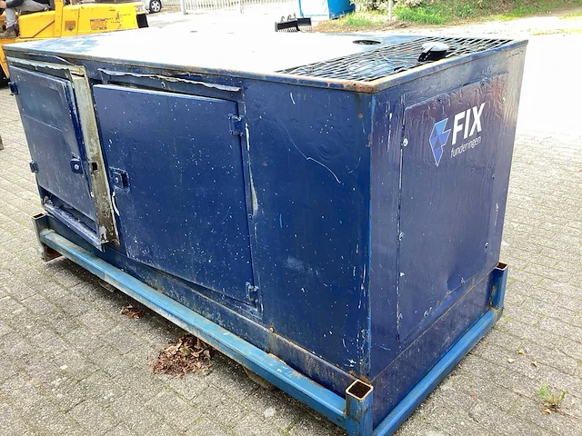 Perkins noodstroomaggregaat - afbeelding 6 van  10