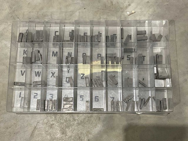 Pernuma - preegstempel machine - afbeelding 1 van  11