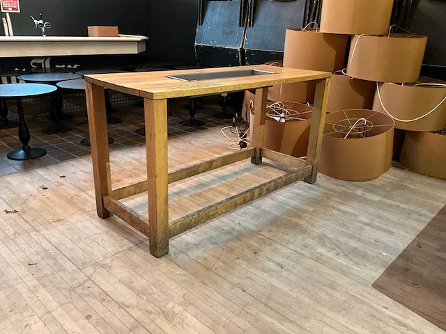 Peroni eikenhouten statafel met ijsbak - afbeelding 1 van  8