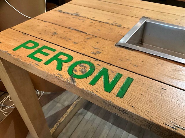 Peroni eikenhouten statafel met ijsbak - afbeelding 7 van  8