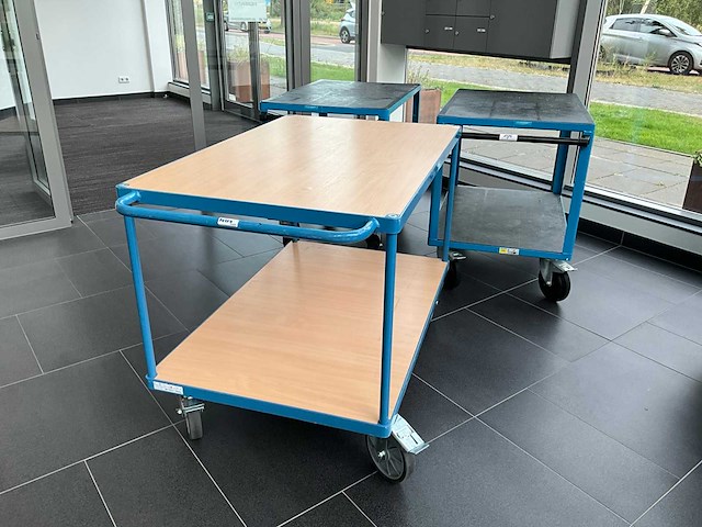 Perrontram (3x) - afbeelding 1 van  6