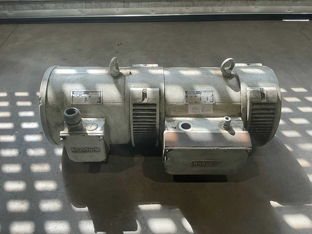 Perske - transformator - afbeelding 1 van  7