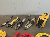 Persmachine/redgereedschap brandweermateriaal - afbeelding 12 van  20