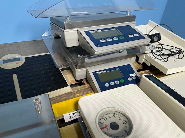 Personen / baby weegschaal (9x) - afbeelding 6 van  9