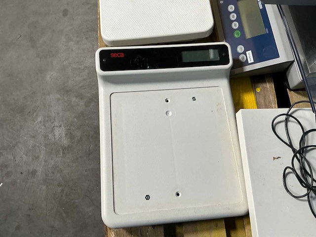 Personen / baby weegschaal (9x) - afbeelding 8 van  9