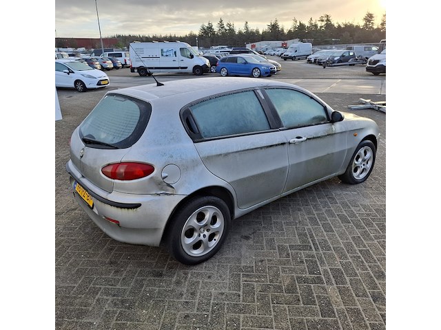 Personenauto, alfa romeo, 147 1.6 t.spark, 2005 - afbeelding 31 van  35