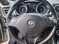 Personenauto, alfa romeo, giulietta, 1.6 jtdm distinctive, 2012 - afbeelding 2 van  21