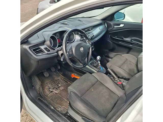 Personenauto, alfa romeo, giulietta, 1.6 jtdm distinctive, 2012 - afbeelding 19 van  21