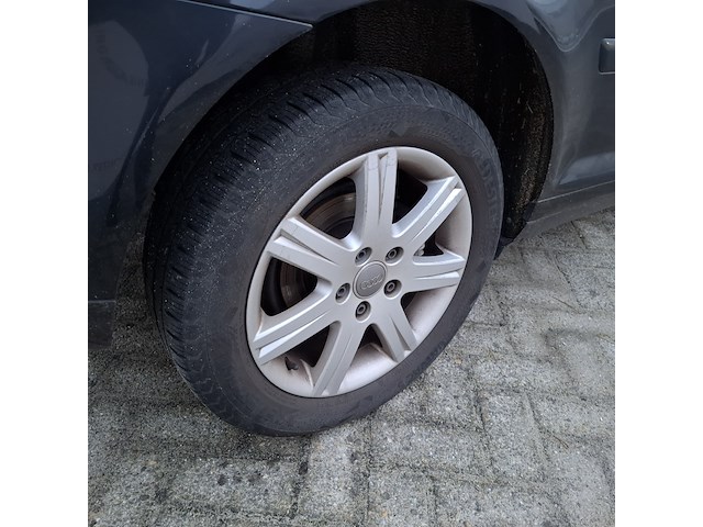 Personenauto audi, 1.6 ambiente, zwart, bouwjaar 2007 - afbeelding 4 van  41