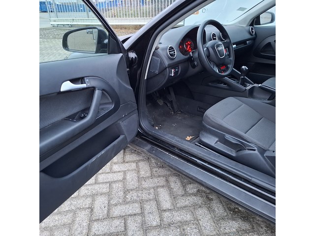 Personenauto audi, 1.6 ambiente, zwart, bouwjaar 2007 - afbeelding 15 van  41