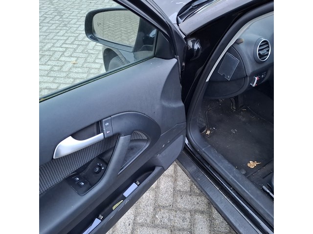 Personenauto audi, 1.6 ambiente, zwart, bouwjaar 2007 - afbeelding 16 van  41