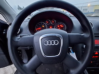 Personenauto audi, 1.6 ambiente, zwart, bouwjaar 2007 - afbeelding 18 van  41