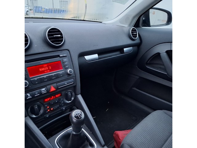 Personenauto audi, 1.6 ambiente, zwart, bouwjaar 2007 - afbeelding 25 van  41