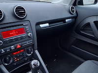 Personenauto audi, 1.6 ambiente, zwart, bouwjaar 2007 - afbeelding 25 van  41