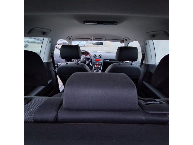 Personenauto audi, 1.6 ambiente, zwart, bouwjaar 2007 - afbeelding 30 van  41