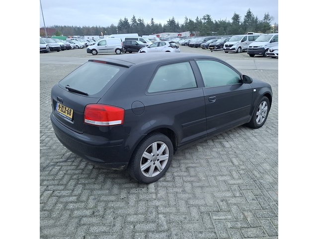 Personenauto audi, 1.6 ambiente, zwart, bouwjaar 2007 - afbeelding 37 van  41