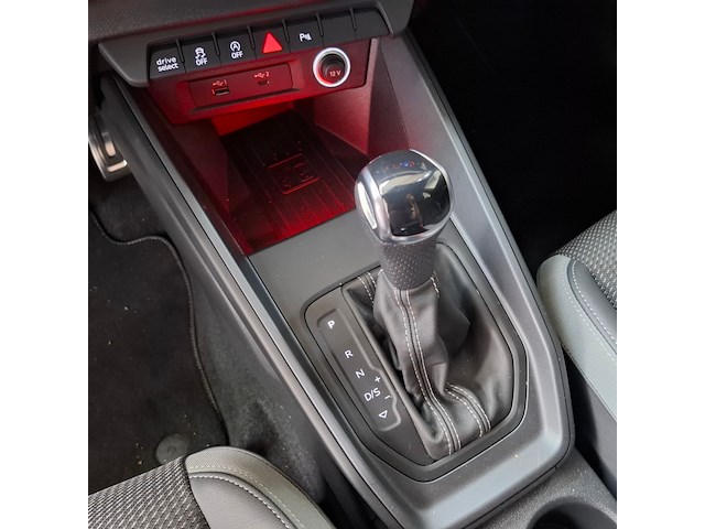 Personenauto, audi, a1 sportback, 30 tfsi s line edition one, 2018 - afbeelding 37 van  75