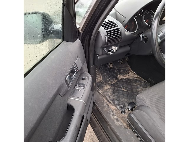 Personenauto audi, a2 1.4, zwart, bouwjaar 2003 - afbeelding 15 van  41