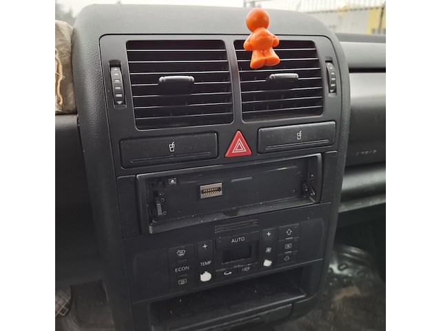 Personenauto audi, a2 1.4, zwart, bouwjaar 2003 - afbeelding 19 van  41