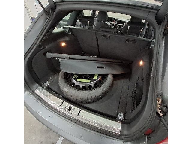 Personenauto, audi, a4 avant - afbeelding 29 van  51