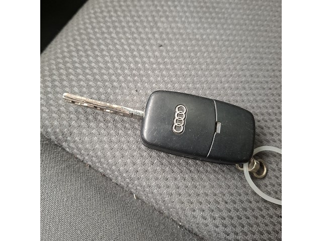 Personenauto, audi, a4 limousine, 2.0, beige, 2001 - afbeelding 2 van  47