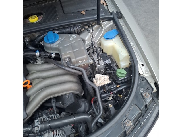 Personenauto, audi, a4 limousine, 2.0, beige, 2001 - afbeelding 19 van  47