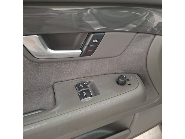 Personenauto, audi, a4 limousine, 2.0, beige, 2001 - afbeelding 46 van  47