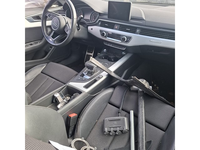 Personenauto, audi, a4 - afbeelding 10 van  39