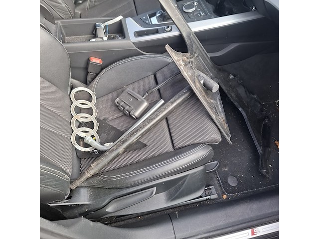 Personenauto, audi, a4 - afbeelding 13 van  39