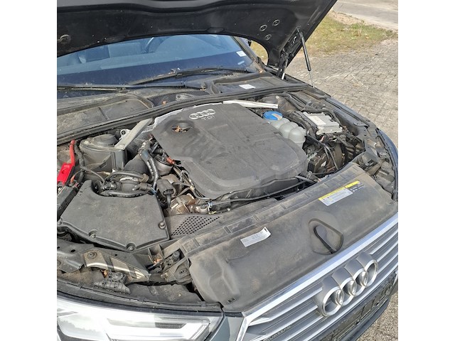 Personenauto, audi, a4 - afbeelding 18 van  39