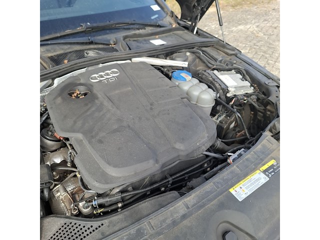 Personenauto, audi, a4 - afbeelding 19 van  39