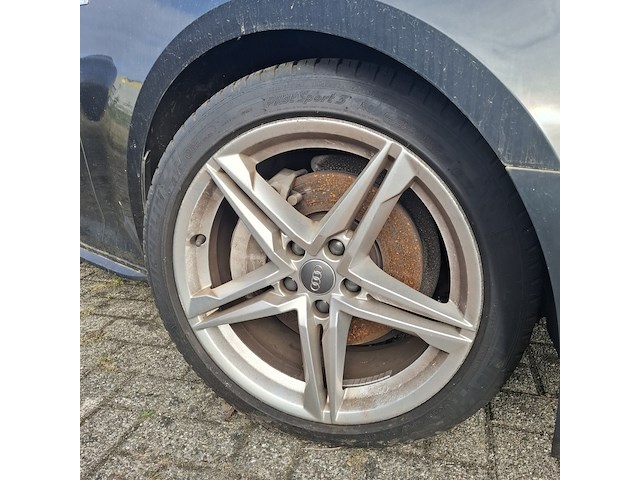 Personenauto, audi, a4 - afbeelding 28 van  39