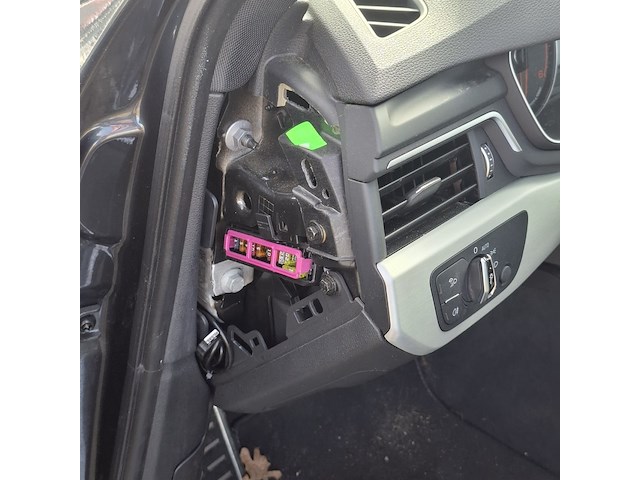 Personenauto, audi, a4 - afbeelding 31 van  39