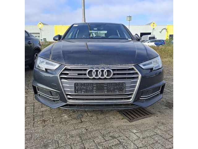 Personenauto, audi, a4 - afbeelding 23 van  39