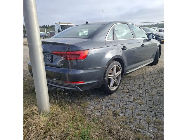 Personenauto, audi, a4 - afbeelding 35 van  39