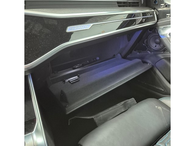 Personenauto, audi, rs6 - afbeelding 21 van  55
