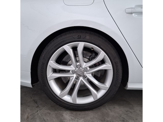 Personenauto, audi, s8 - afbeelding 4 van  35