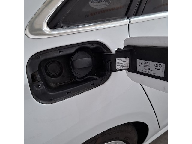 Personenauto, audi, s8 - afbeelding 8 van  35