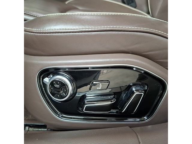 Personenauto, audi, s8 - afbeelding 17 van  35
