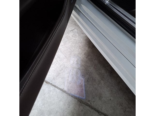 Personenauto, audi, s8 - afbeelding 18 van  35