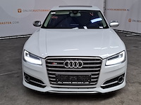 Personenauto, audi, s8 - afbeelding 12 van  35