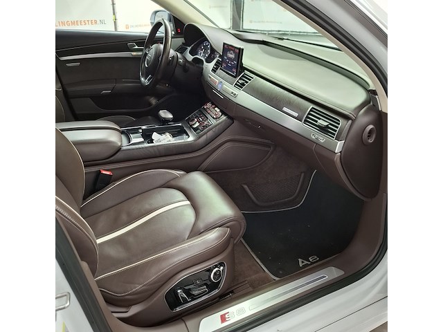 Personenauto, audi, s8 - afbeelding 24 van  35