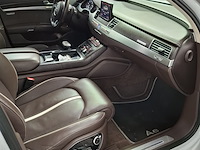 Personenauto, audi, s8 - afbeelding 24 van  35