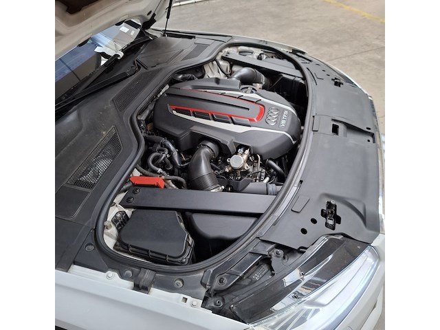 Personenauto, audi, s8 - afbeelding 26 van  35