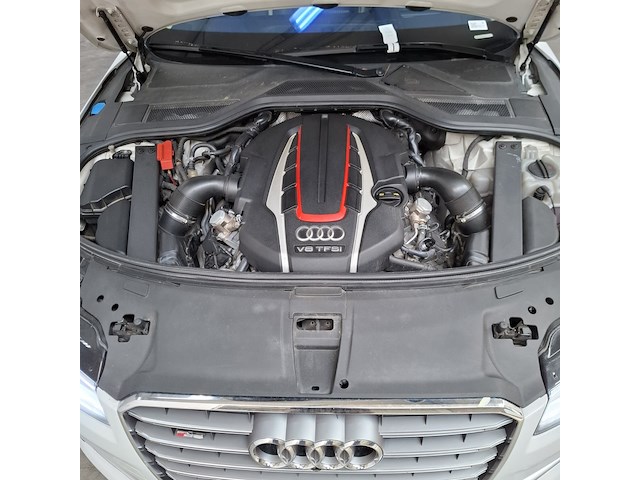 Personenauto, audi, s8 - afbeelding 28 van  35