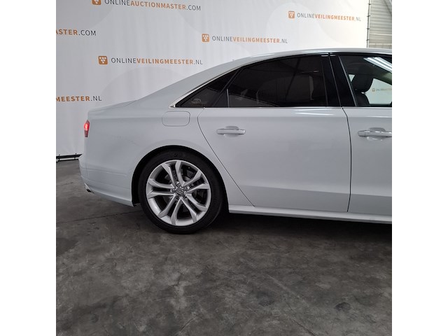 Personenauto, audi, s8 - afbeelding 31 van  35