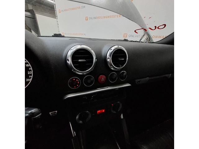 Personenauto, audi, tt, 1.8 5v turbo, grijs, 1999 - afbeelding 10 van  23