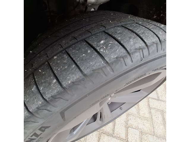 Personenauto bentley, bentayga 4.0 d 7p., zwart - afbeelding 2 van  48