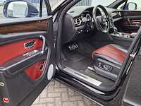 Personenauto bentley, bentayga 4.0 d 7p., zwart - afbeelding 16 van  48